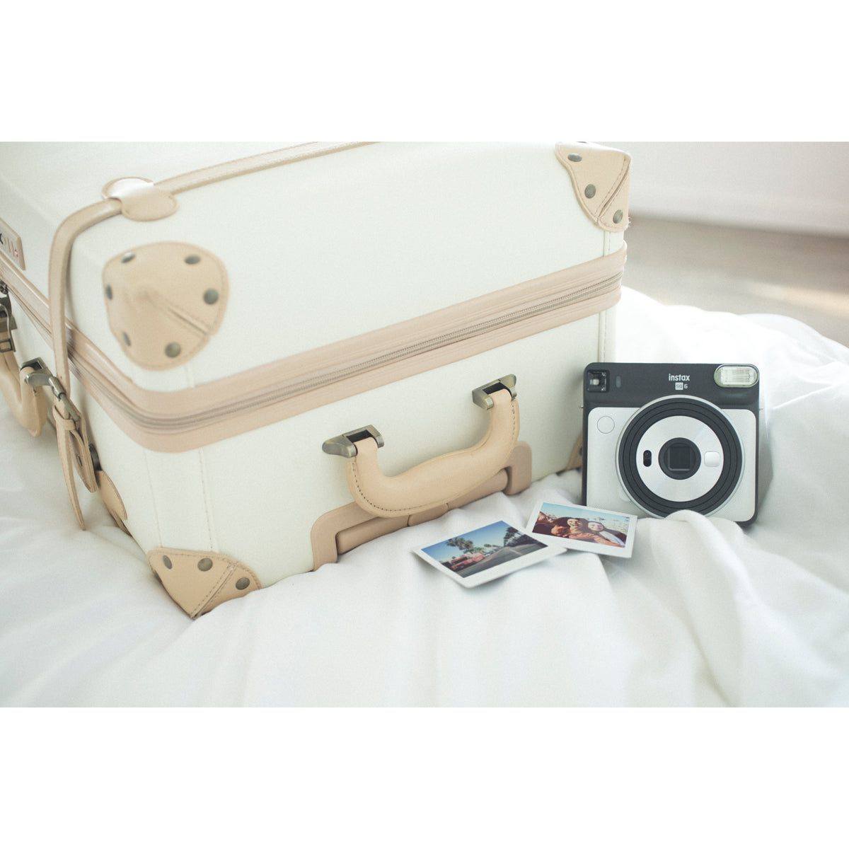 Fujifilm INSTAX Square SQ6 Instant Film Camera (Pearl White)